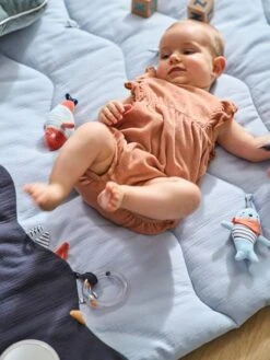 Tapis D'éveil Souple Sans Arche LEON SUR LE PONTON Bleu - Vertbaudet -Périphériques Pour Enfants tapis deveil souple sans arche leon sur le ponton 2